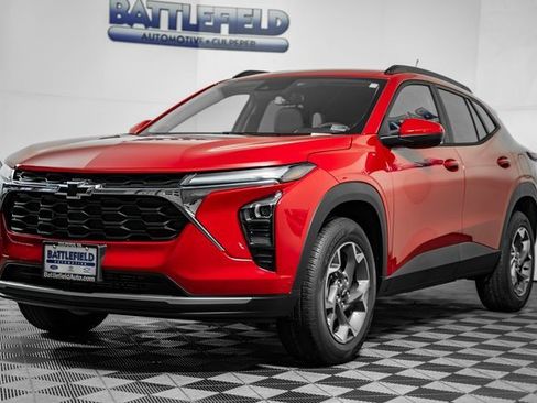 New 2026 Chevrolet Trax LT w/ Driver Confidence Package image 3