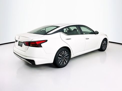 Used 2025 Nissan Altima 2.5 SV image 9