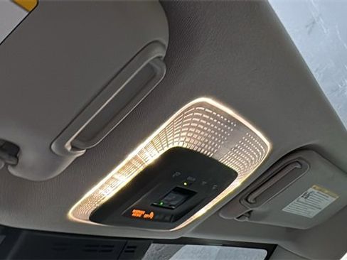 Used 2024 Toyota Prius XLE image 23