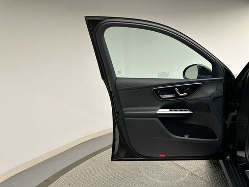 Used 2023 Mercedes-Benz GLC 300 4MATIC image 21