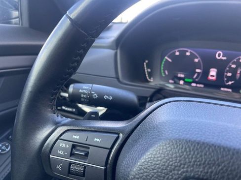 Used 2025 Honda Accord Sport image 16