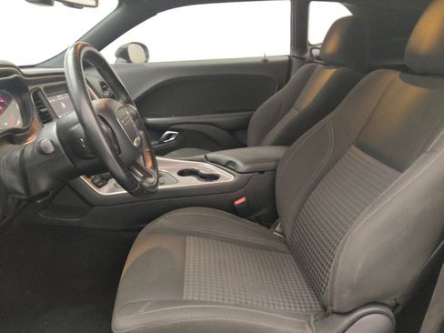 Used 2019 Dodge Challenger SXT RWD image 17