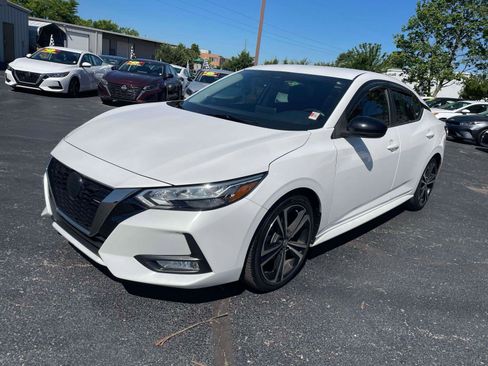 Used 2021 Nissan Sentra SR FWD image 2
