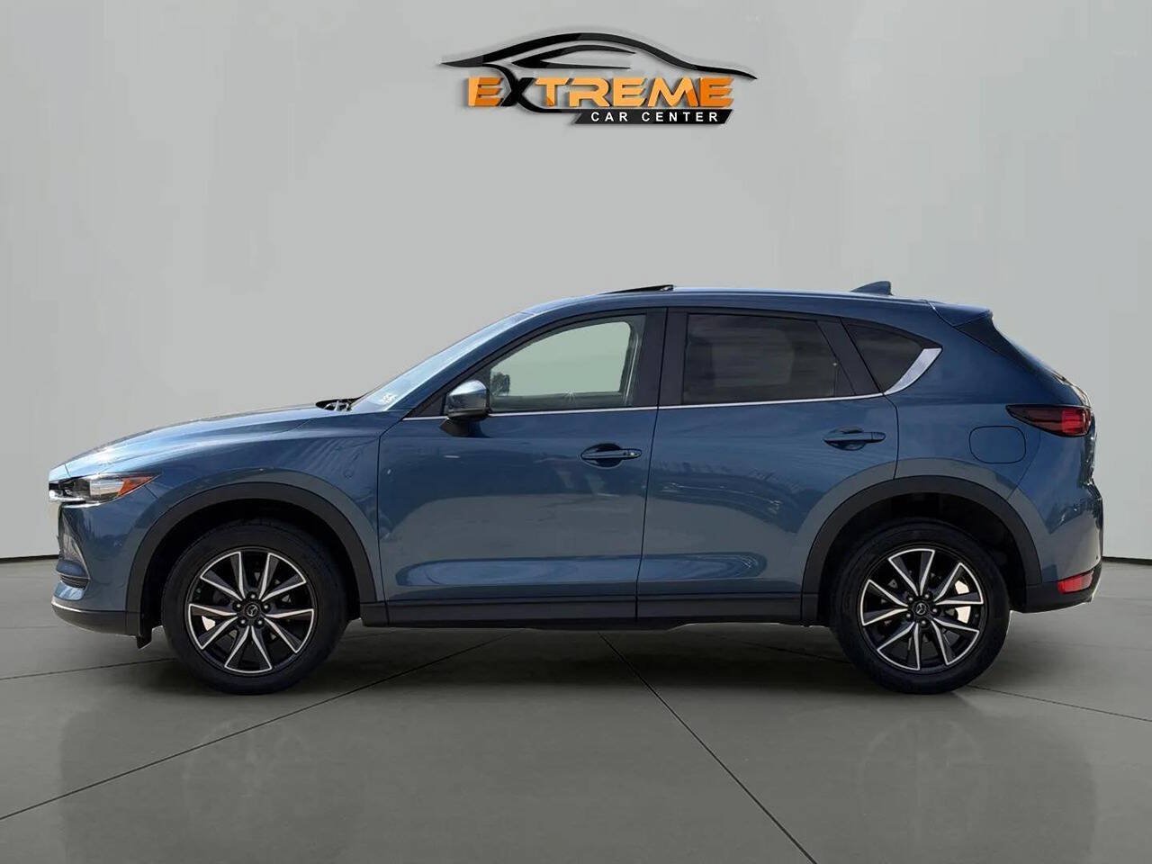 Used 2018 MAZDA CX-5 Touring w/ Preferred Equipment Package AWD/4WD image 3