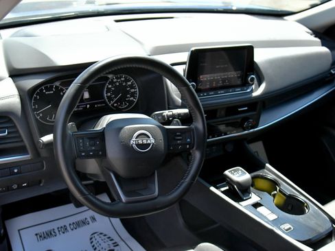 Used 2025 Nissan Rogue SV FWD image 14
