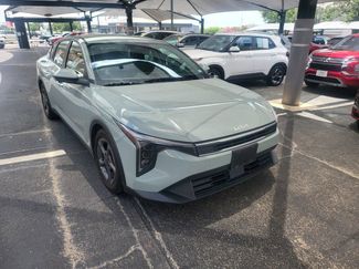 Used 2025 Kia K4 FWD video 2