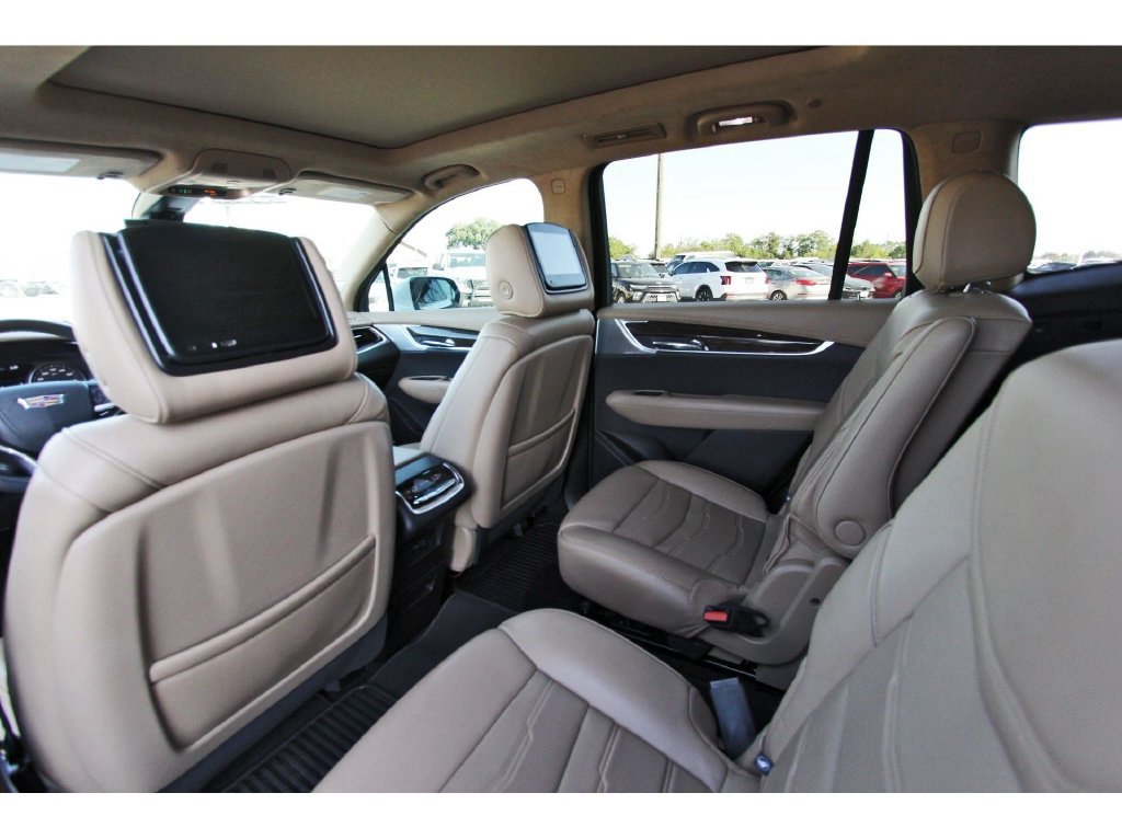 Used 2021 Cadillac XT6 Premium Luxury w/ Platinum Package FWD image 33