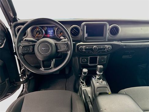 Used 2022 Jeep Wrangler Unlimited Sport image 19