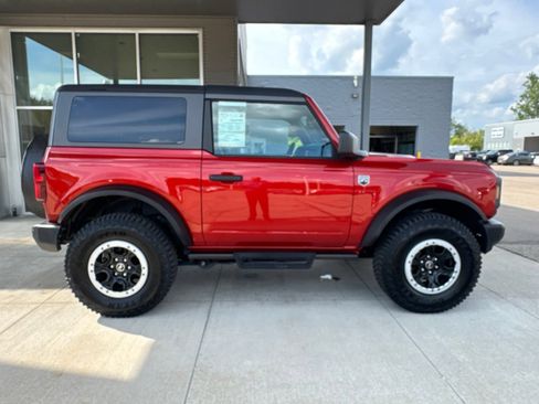 Certified 2024 Ford Bronco Big Bend w/ Sasquatch Package AWD/4WD image 9