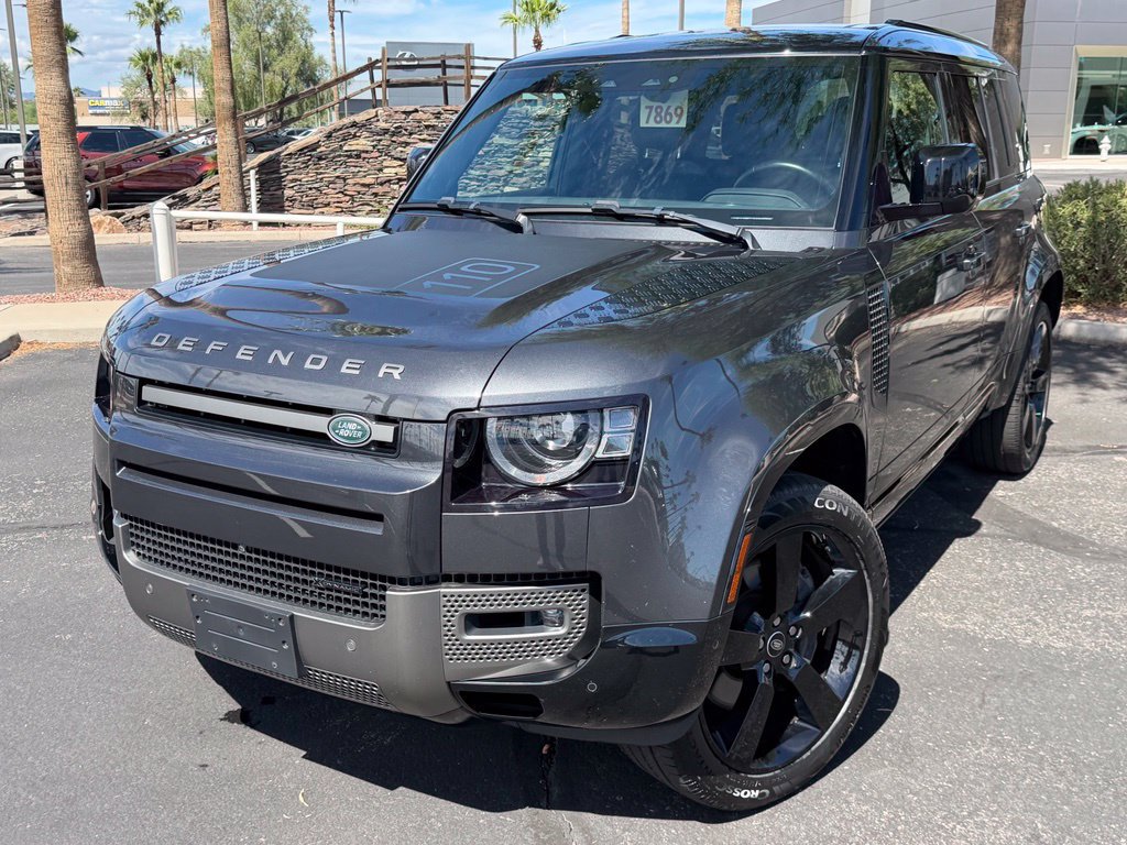 Used 2023 Land Rover Defender 110 X-Dynamic SE AWD/4WD image 2