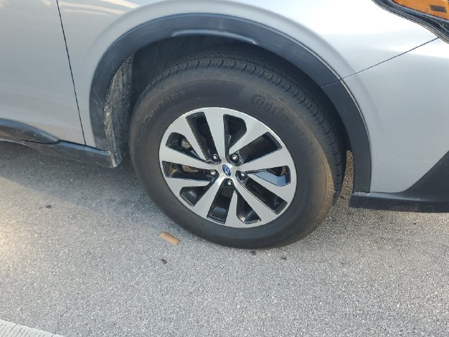 Used 2021 Subaru Outback Premium AWD/4WD image 4