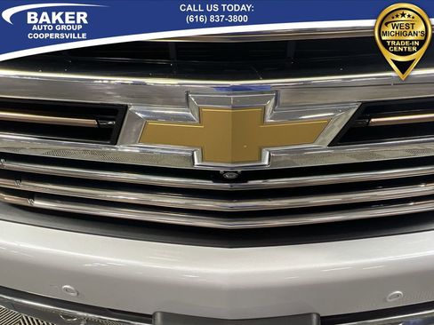 Used 2021 Chevrolet Silverado 1500 High Country w/ Technology Package image 32