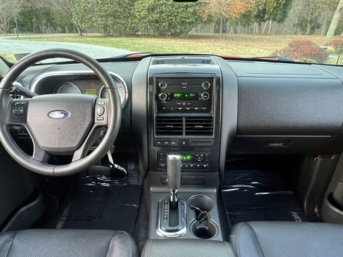 Used 2008 Ford Explorer Sport Trac Adrenalin image 14