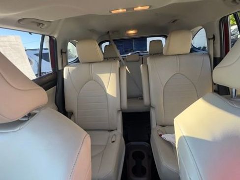 Used 2022 Toyota Highlander XLE image 22