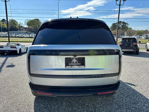 Used 2025 Land Rover Range Rover Long Wheelbase SE image 6