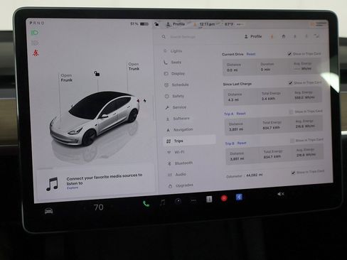 Used 2022 Tesla Model 3 Standard Range image 48