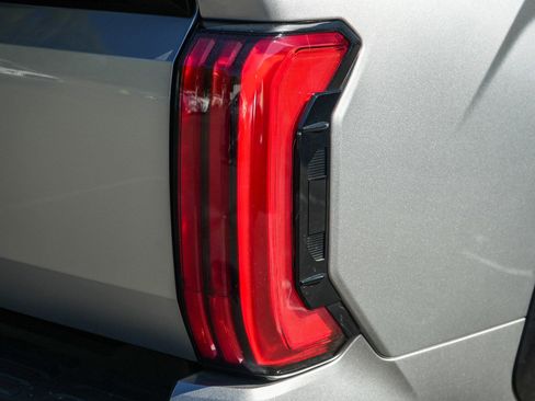 Used 2025 Toyota Tundra Platinum AWD/4WD image 7