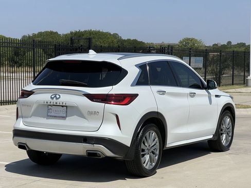 Used 2023 INFINITI QX50 Luxe FWD image 4