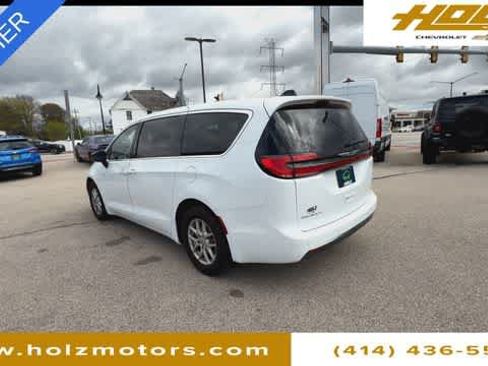Used 2025 Chrysler Pacifica Select FWD image 6