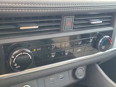 Used 2021 Nissan Rogue S image 28