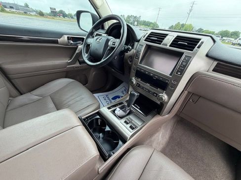 Used 2019 Lexus GX 460 w/ Navigation Package AWD/4WD image 8