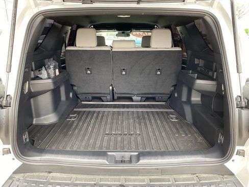 Used 2025 Toyota 4Runner SR5 AWD/4WD image 4