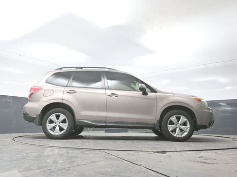 Used 2016 Subaru Forester 2.5i Premium image 25