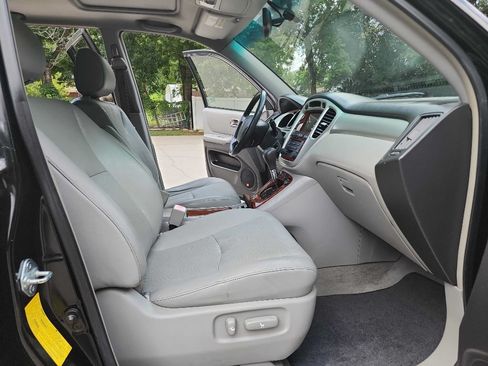 Used 2006 Toyota Highlander Limited AWD/4WD image 40