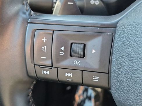Used 2025 Nissan Rogue SV AWD/4WD image 18