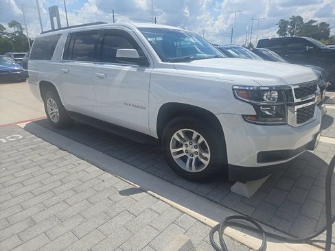 Used 2016 Chevrolet Suburban LS w/ Enhanced Driver Alert Package RWD image 2