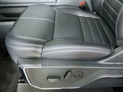 New 2026 Ford F250 Platinum w/ Tremor Off-Road Package image 32