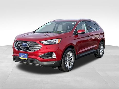 Certified 2022 Ford Edge Titanium image 2