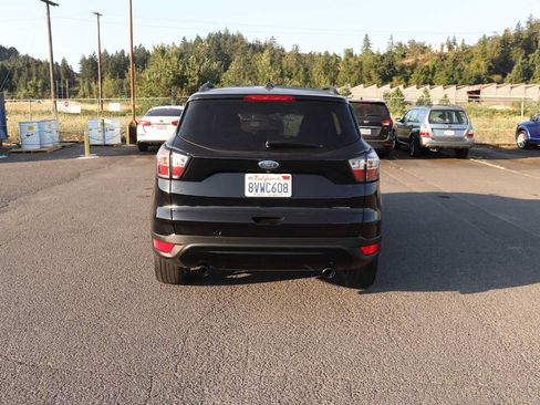 Used 2018 Ford Escape SE w/ SE Sport Appearance Package FWD image 6