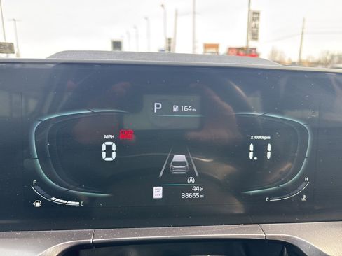 Used 2023 Kia Telluride LX image 9