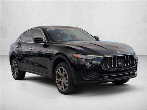 Used 2018 Maserati Levante image 3