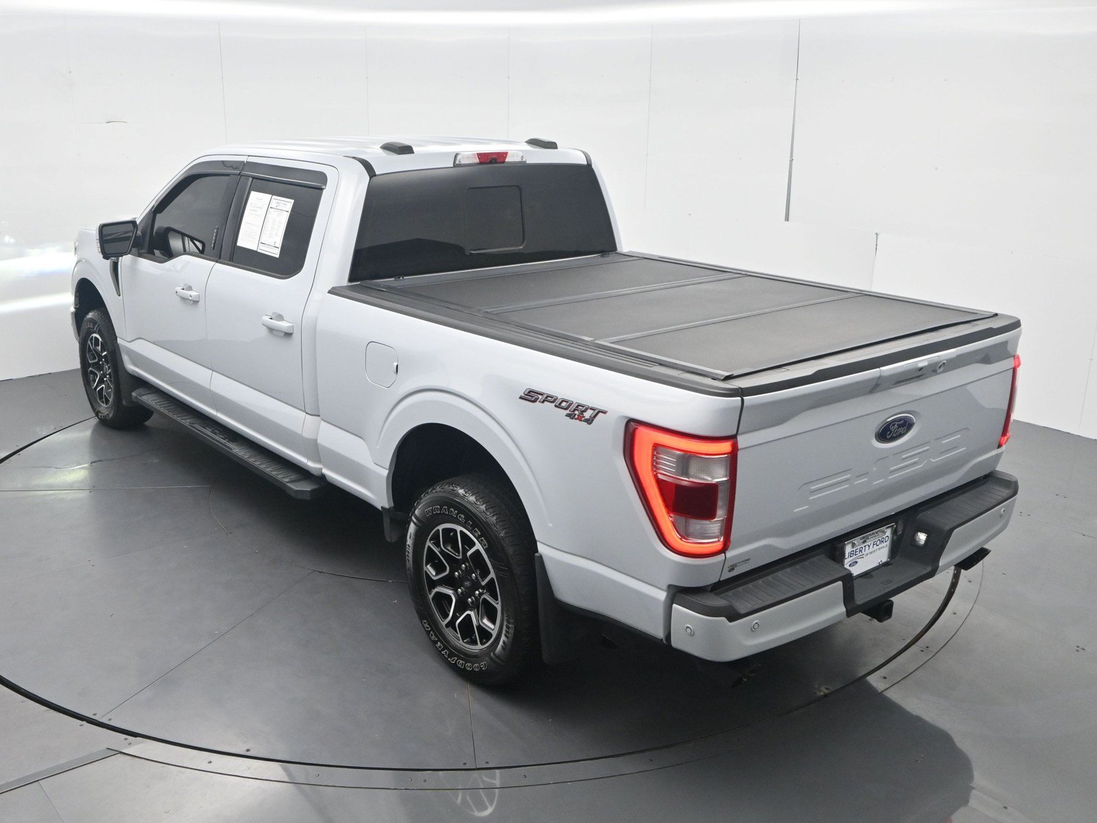 Used 2021 Ford F150 Lariat w/ Equipment Group 502A High AWD/4WD image 39