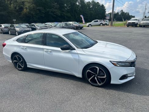 Used 2022 Honda Accord Sport image 9