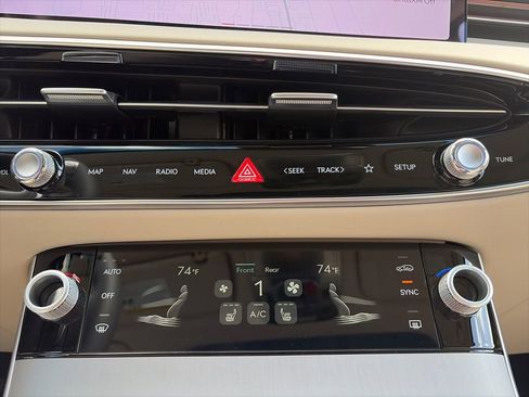 New 2026 Genesis GV70 2.5T Select image 19