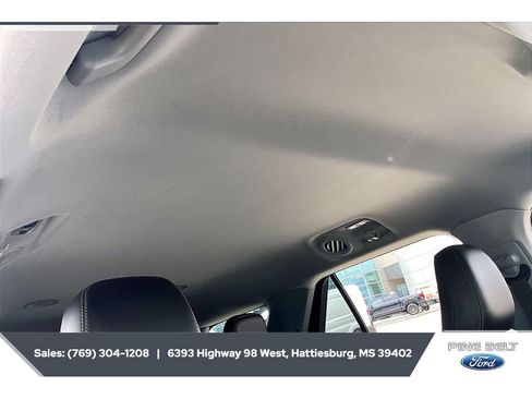 Used 2022 Ford Explorer XLT w/ Equipment Group 202A AWD/4WD image 16