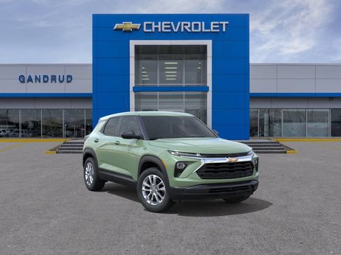 New 2026 Chevrolet TrailBlazer LS w/ LS Convenience Package AWD/4WD image 1