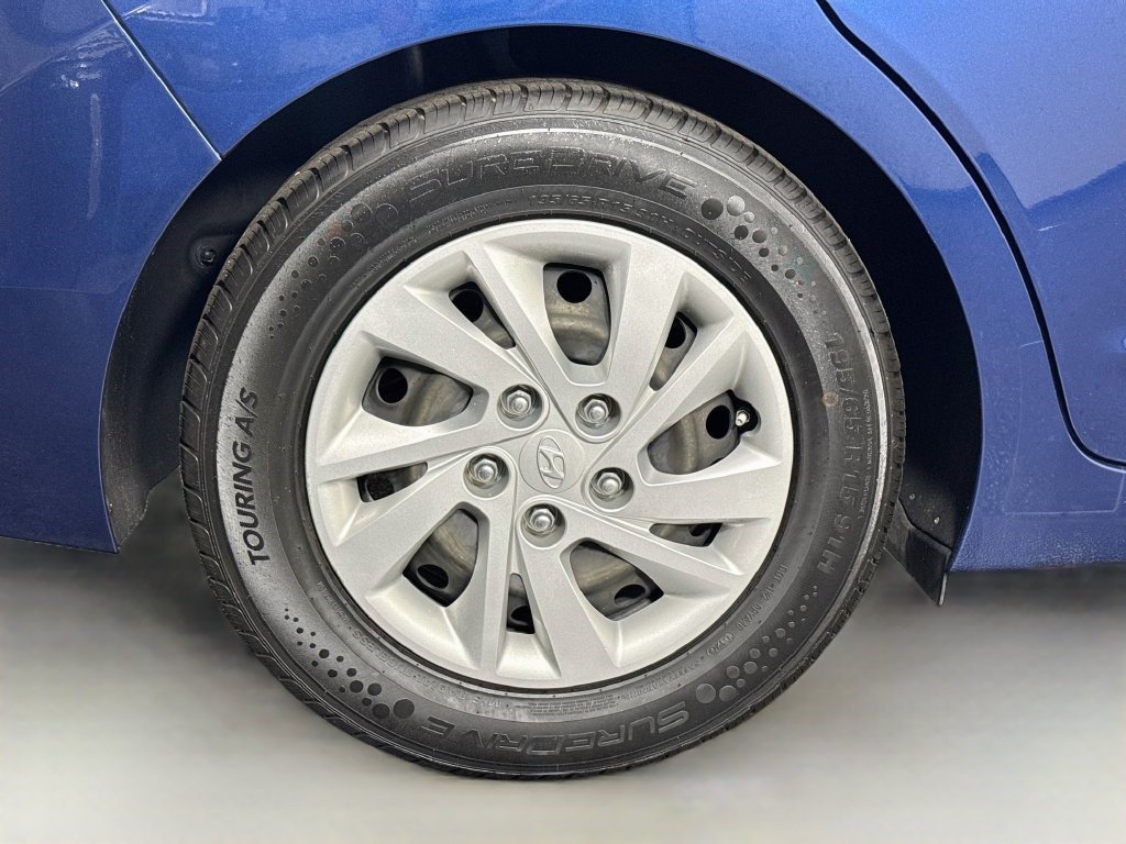 Used 2020 Hyundai Elantra SE FWD image 31