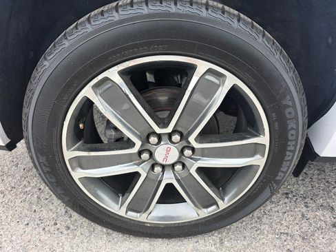 Used 2019 GMC Acadia Denali w/ Technology Package FWD image 23
