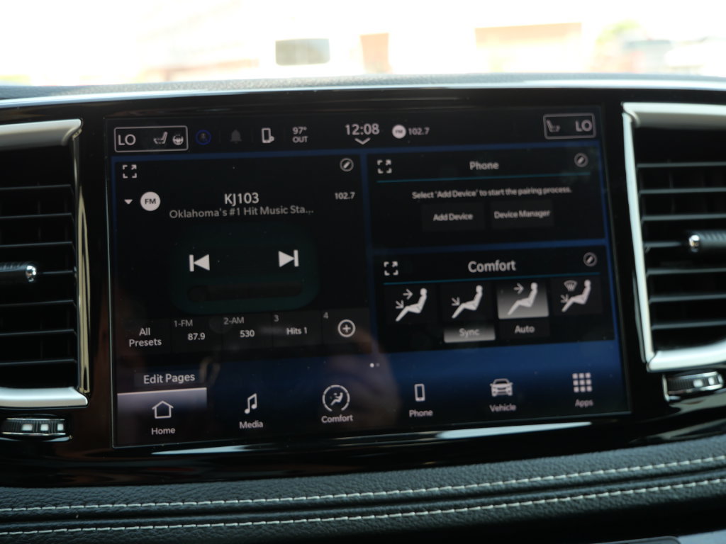 Used 2023 Chrysler Pacifica Touring FWD image 32