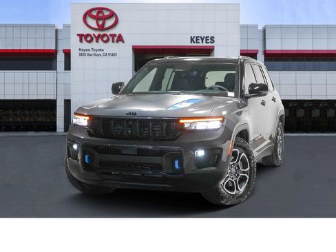 Used 2023 Jeep Grand Cherokee Trailhawk image 1