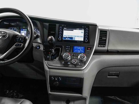 Certified 2020 Toyota Sienna XLE w/ XLE Navigation Package FWD image 13