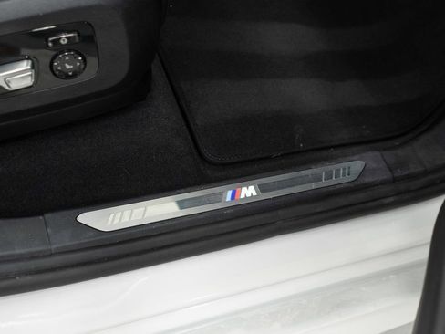 Used 2025 BMW X5 xDrive40i image 12