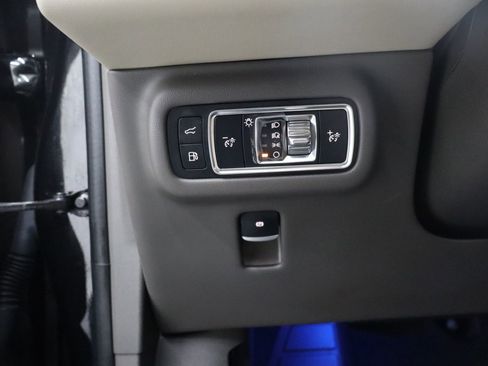 Used 2024 Lincoln Nautilus Premier image 15