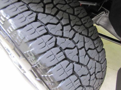 Used 2024 Chevrolet Silverado 2500 Custom w/ Custom Value Package image 37