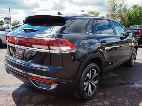 Used 2024 Volkswagen Atlas Cross Sport SE FWD image 4