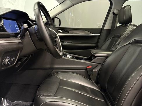 Used 2022 Jeep Grand Cherokee L Limited w/ Black Appearance Package image 16